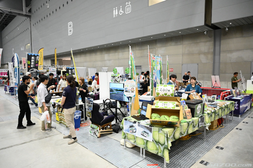 群馬パーツショー2024で地元の自治体が出展する物産ブース