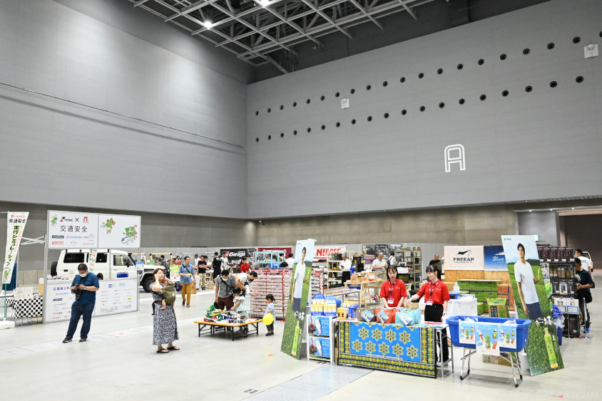 群馬パーツショーの物販エリア