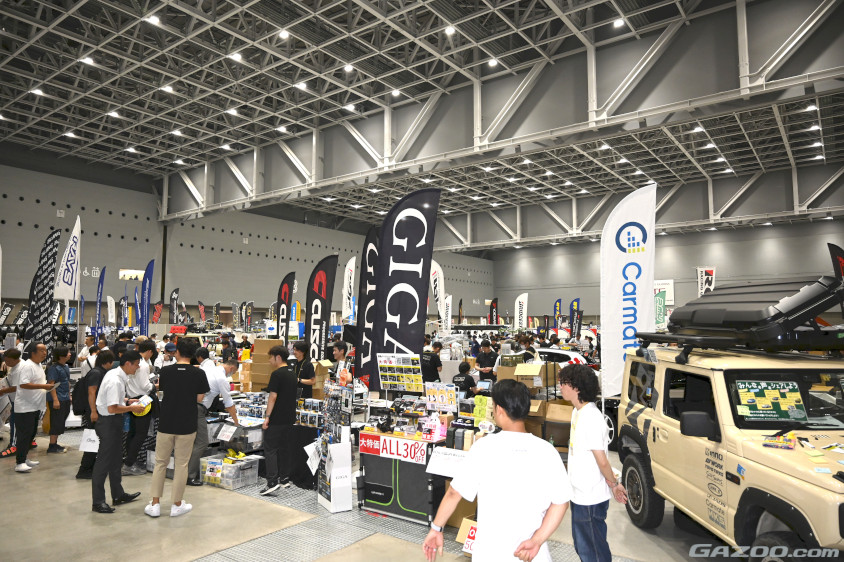 群馬パーツショー2024の初日の会場