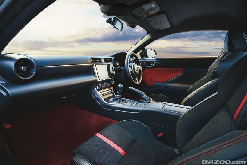 GR86 RZ（6MT）内装色 ： ブラック×レッド