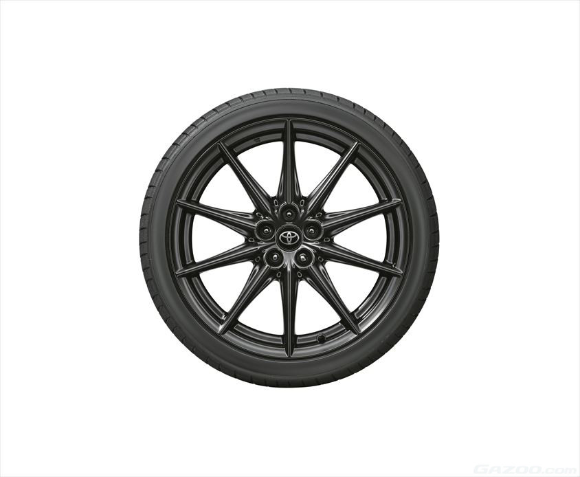 215/40R18タイヤ＆18×7 1/2Jアルミホイール（マットブラック塗装／センターオーナメント付）［RZに標準装備］