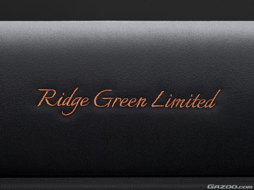 GR86 特別仕様車専用刺繍（運転席・助手席ショルダーパッド部）