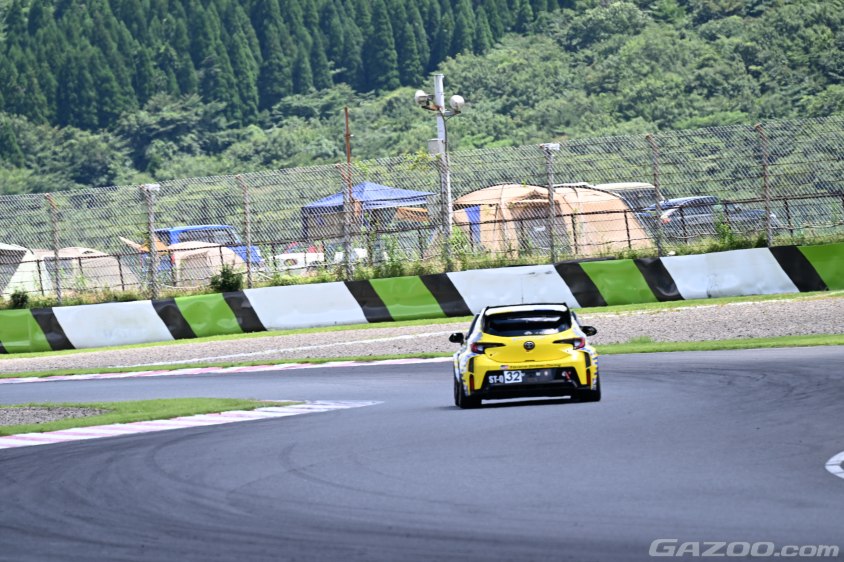 32号車  ORC ROOKIE GR Corolla H2 concept