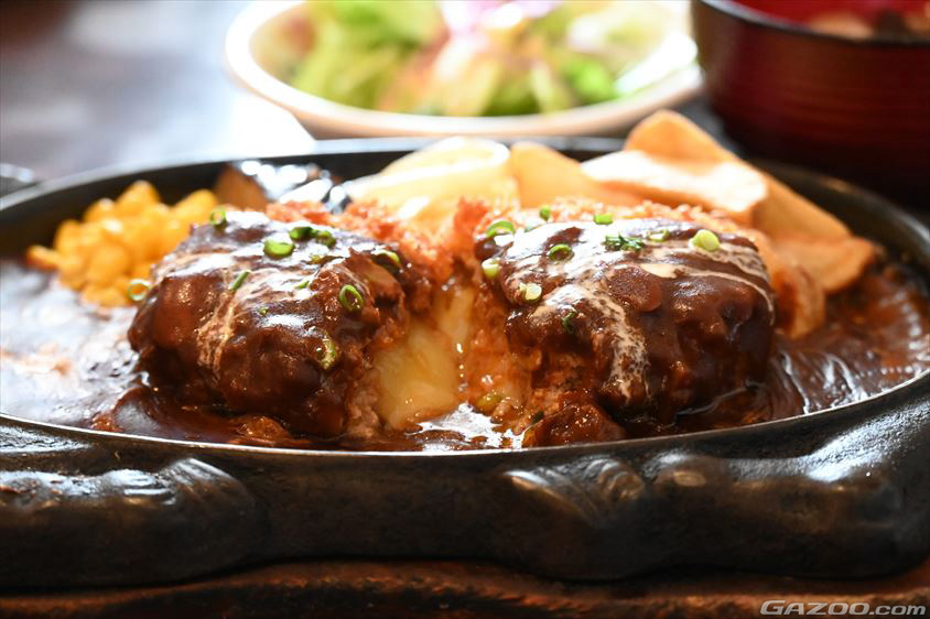 レストランぱらだいすのチーズインメンチカツ