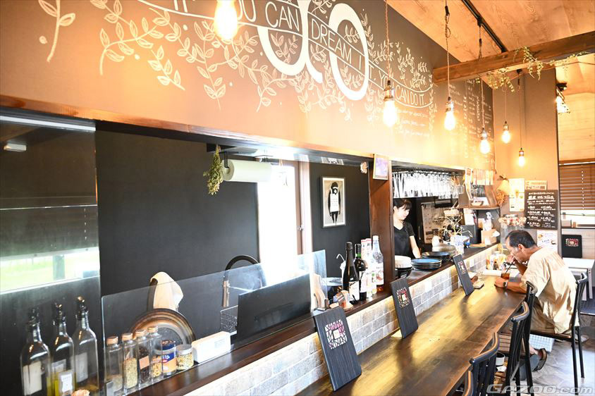 食結びaoのおしゃれな店内