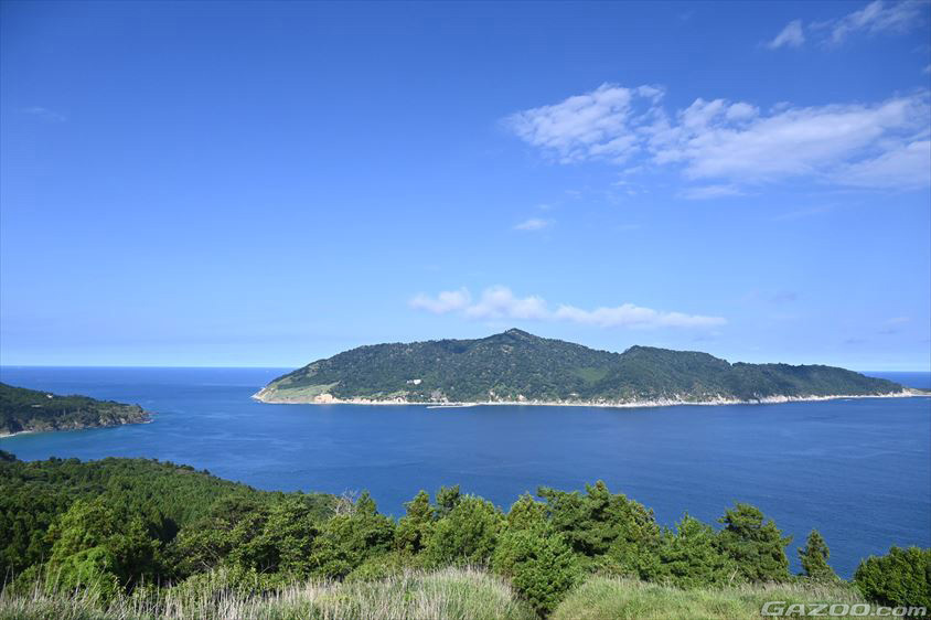 御番所公園展望棟から望む金華山