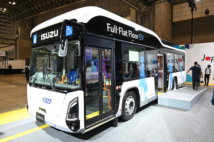 いすゞのフルノンステップBEV路線バス　「エルガEV」　