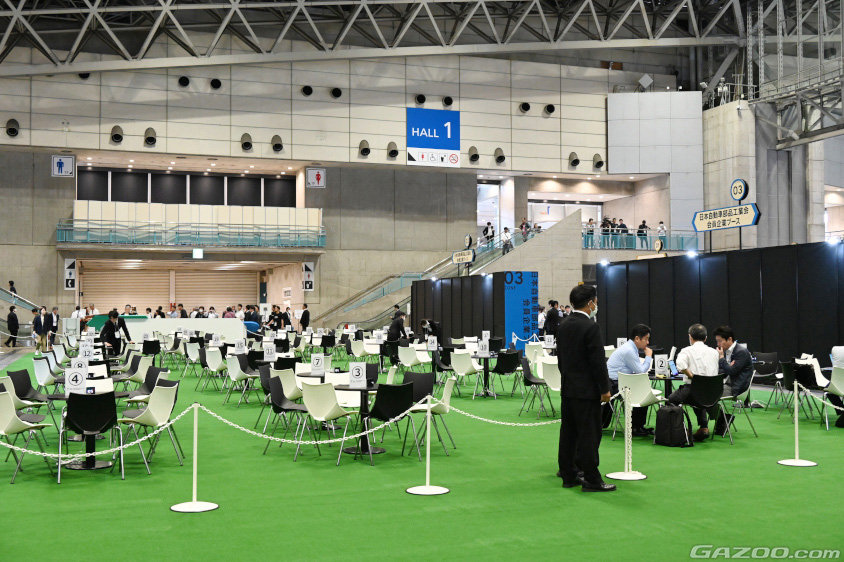 オープンな雰囲気の商談スペースが設けられたジャパンモビリティショー ビズウィーク2024