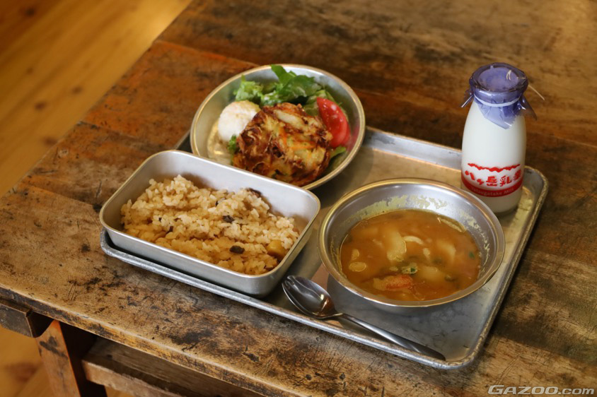 三代校舎ふれあいの里“おいしい学校”のほうとう給食