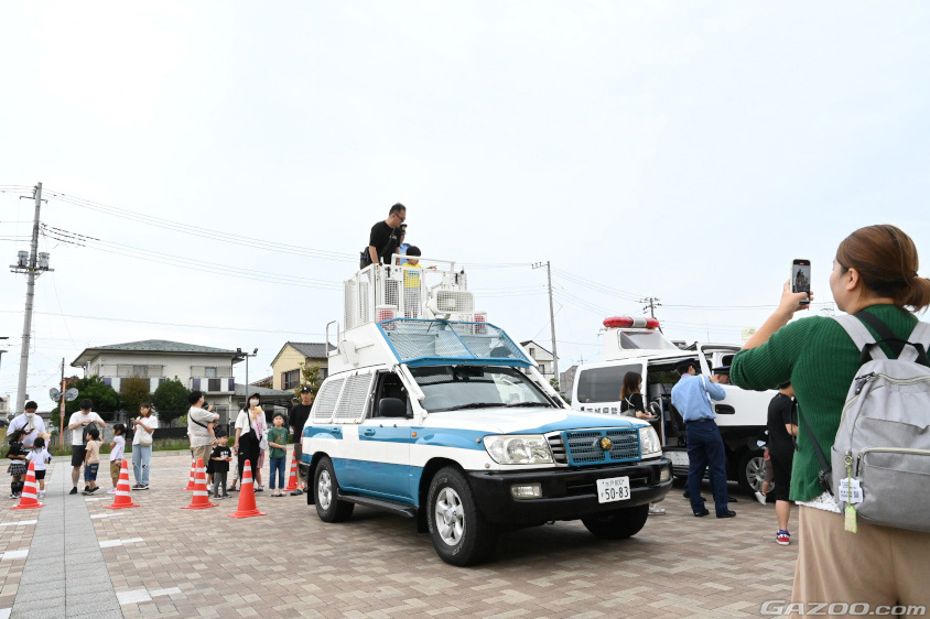 現場指揮官者の屋根に上る体験も