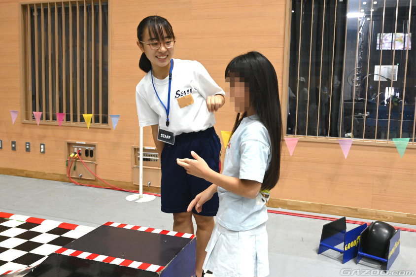 タイヤボーリングブースの生徒