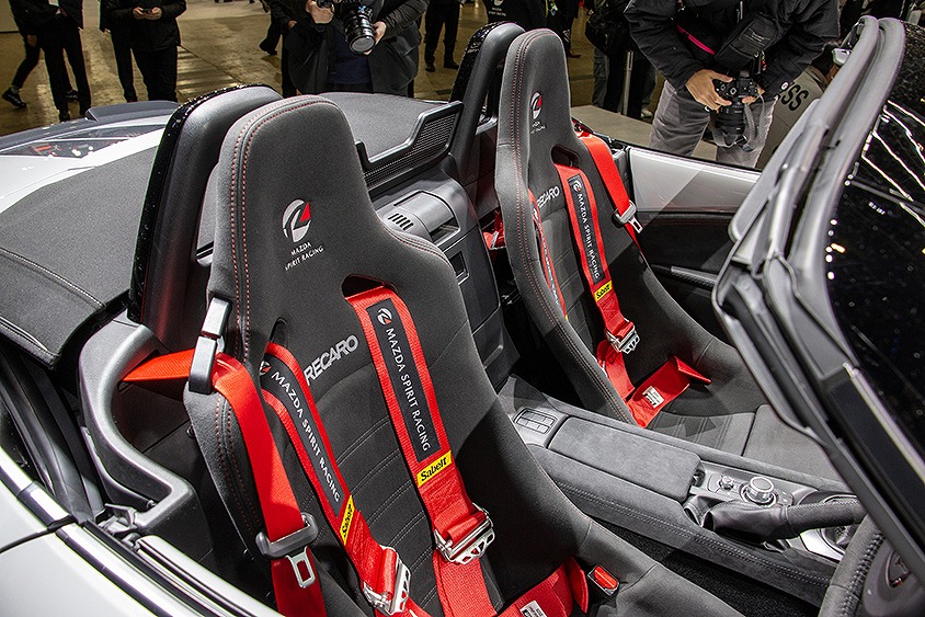 MAZDA SPIRIT RACING ROADSTER 12Rのシート