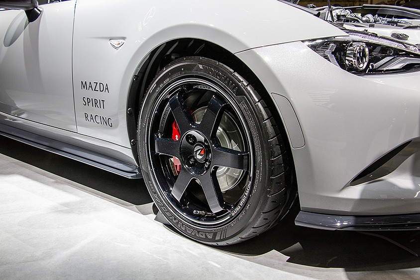 MAZDA SPIRIT RACING ROADSTER 12Rの右フロントタイヤ