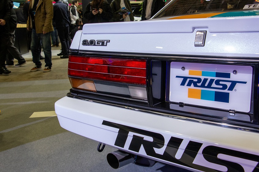 6M-G搭載車にのみ装備された『3.0GT』のエンブレム