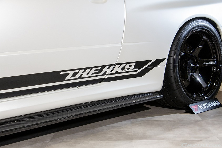 THE HKS SKYLINE GT-R BNR34 Dimension:Zのサイドデカール