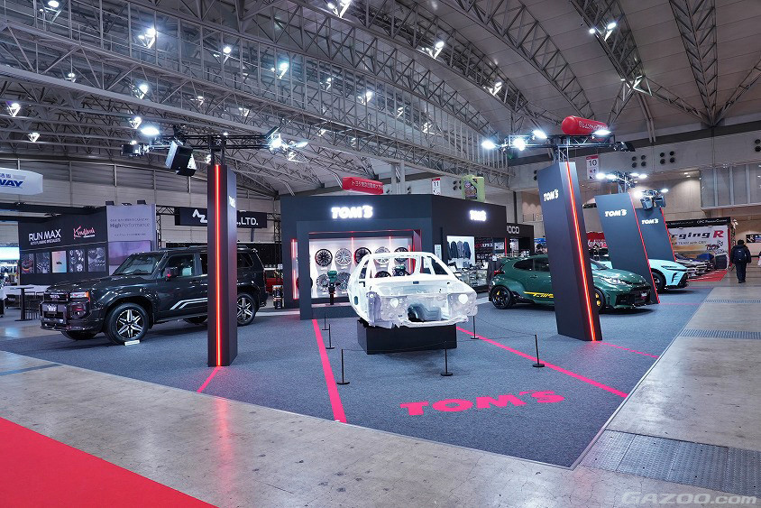 東京オートサロン2025のトムスのブース