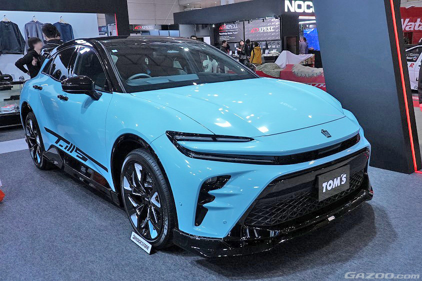 トムスブースに展示されたクラウンスポーツ