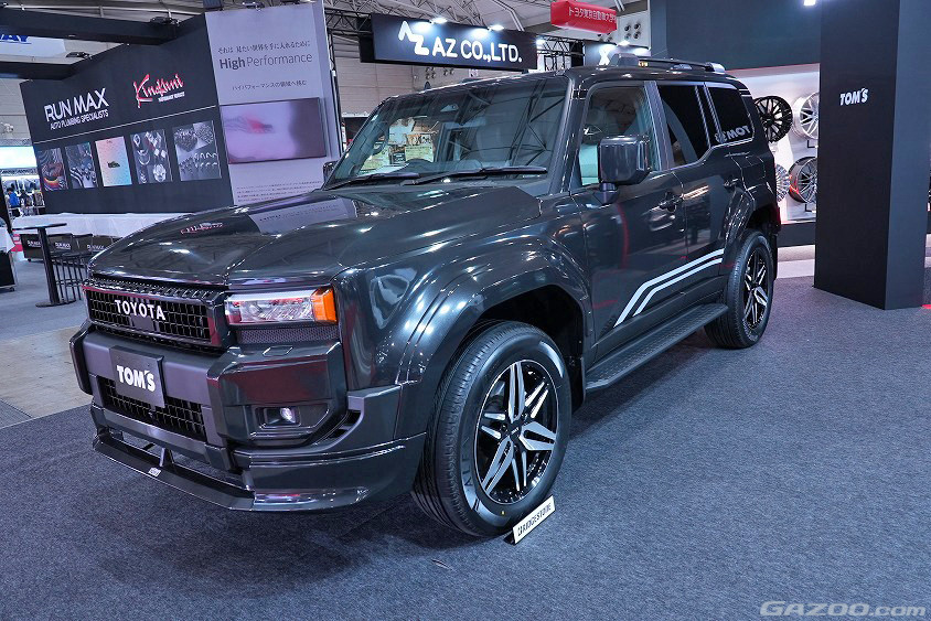 トムスブースに展示されたランドクルーザー250