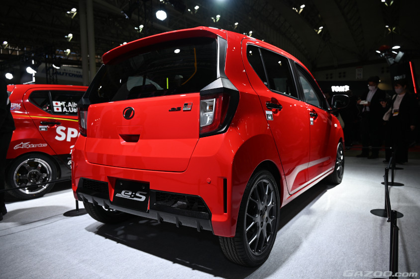 ミラ イース GR SPORT コンセプトのリヤ