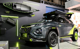 これはカッコいい！ スズキ フロンクスがブラック基調のアウトドアテイストで魅せる･･･東京オートサロン2024