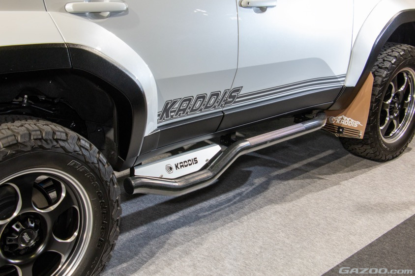 ROADHOUSE/KADDIS AR4 LANDCRUISER250のパイプのサイドステップ