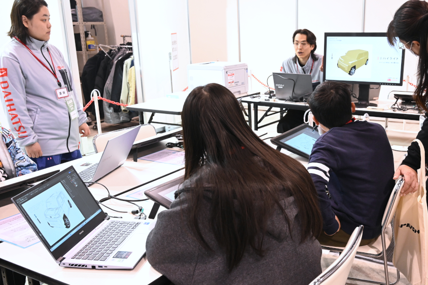 大阪オートメッセ2025 こどもビリティPARKのダイハツブースの「デジタルスケッチ」