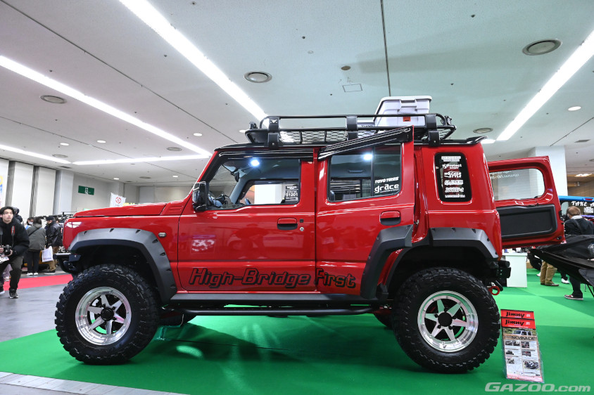 ハイブリッジファースト「ジムニー ノマド」＠大阪オートメッセの左サイド