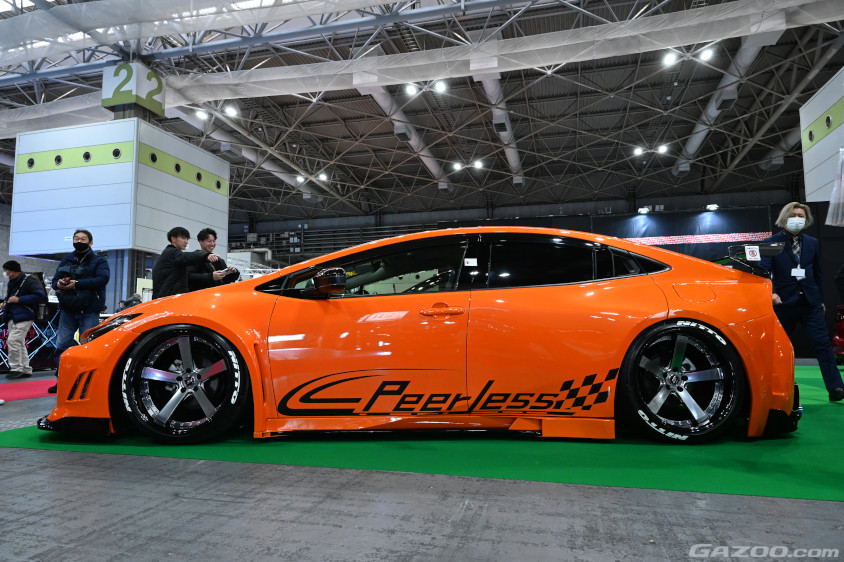 大阪オートメッセ2025に展示されているピアレスの60プリウスの左サイド