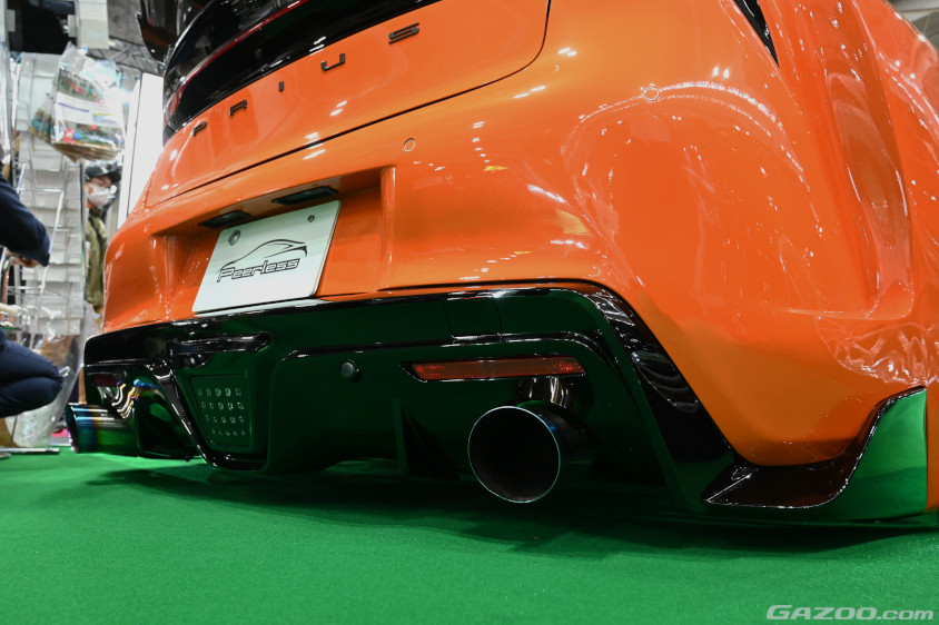 大阪オートメッセ2025に展示されているピアレスの60プリウスのリアエアロ