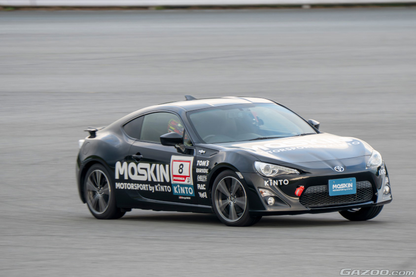 「サーキットレンタル」の86