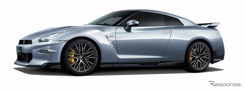 日産GT-R 2025年モデル（アルティメイトメタルシルバー）