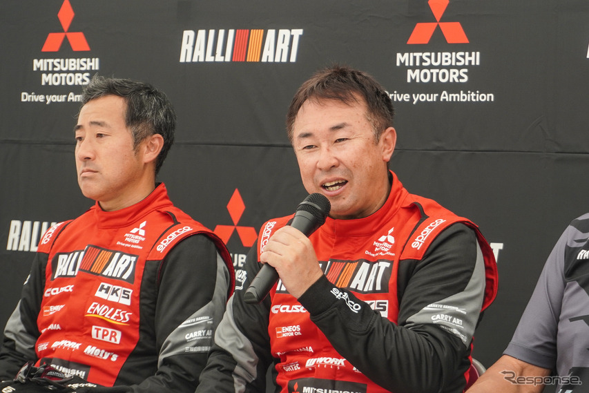 2023年大会で日本人ペア最上位の8位となったドライバー田口勝彦選手（右）とコドライバー保井隆宏選手（左）