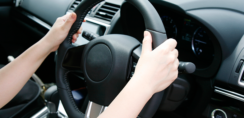 10時10分はもう古い ハンドルの握り方をおさらい トヨタ自動車のクルマ情報サイト Gazoo
