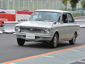 誰もが熱く思い出を語った「カローラ生誕50年フェス」 | クルマ情報