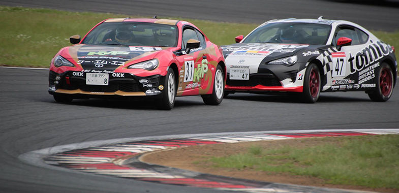 ポルシェ雑誌☆レース活動に焦点を当てた詳細な記録☆ウォルター