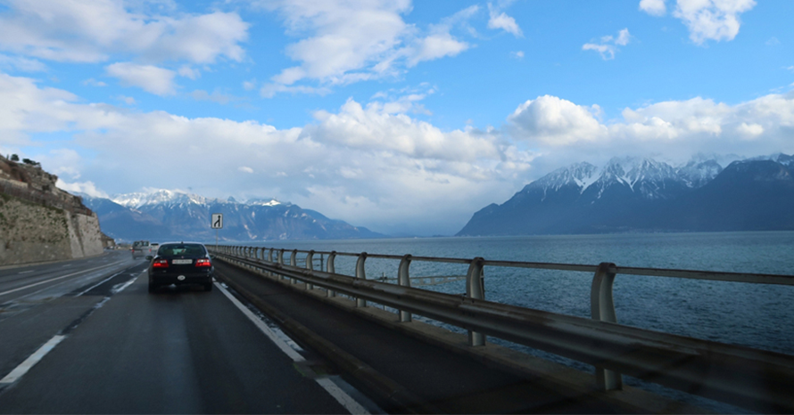 国境越えはフリーパス ドライブで感じた スイスの交通事情 トヨタ自動車のクルマ情報サイト Gazoo