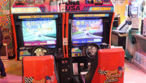 現役稼働の デイトナusa と アウトラン を伝説のゲームセンター ミカド で発見 トヨタ自動車のクルマ情報サイト Gazoo