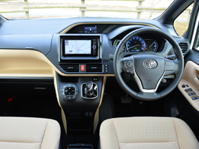 トヨタ ヴォクシー ノア 運転席周りの機能装備 徹底検証 トヨタ自動車のクルマ情報サイト Gazoo