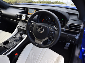 レクサスRC F 運転席まわりの機能装備 徹底検証 | クルマ情報サイトｰ