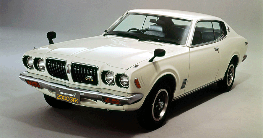 ダットサン ブルーバードUの誕生　46.8.　　日産自動車　ヤケシミ背傷み ダットサン・ブルーバードU 2000GT・・・圧倒的な存在感！グリルが立派