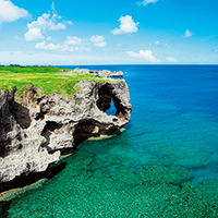 残波岬、真栄田岬を巡る 絶景！青い海の沖縄ドライブルート | クルマ
