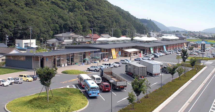 足湯と温泉が併設された道の駅！好評のバイキングも楽しみながらリフレッシュ 宮城県石巻市 トヨタ自動車のクルマ情報