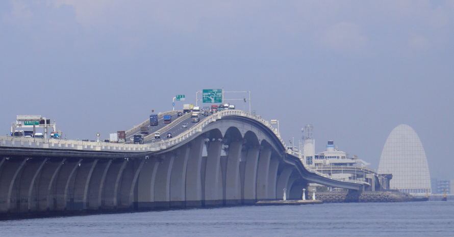 海底と海上を走る珍しい道路 東京湾アクアライン トヨタ自動車のクルマ情報サイト Gazoo