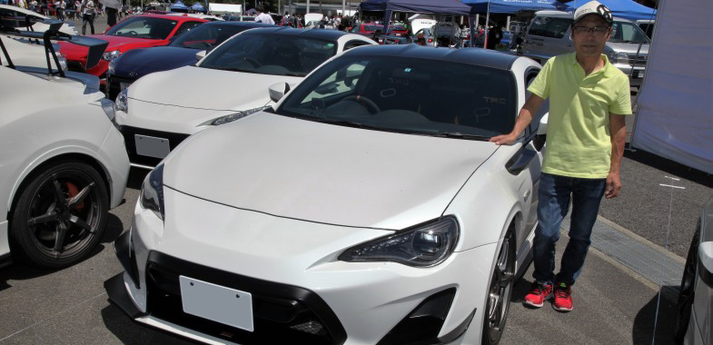 60s ヴィンテージ　カウチン　レーシングカー　車 60年代のシボレー「C10」なのにエンジンがインジェクション