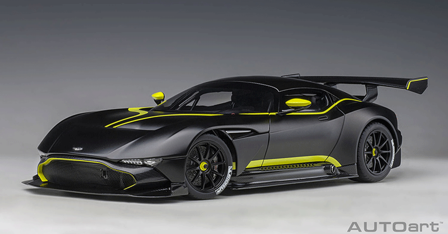 世界限定生産24台、2億円超えの価格で発売されたサーキット専用車両