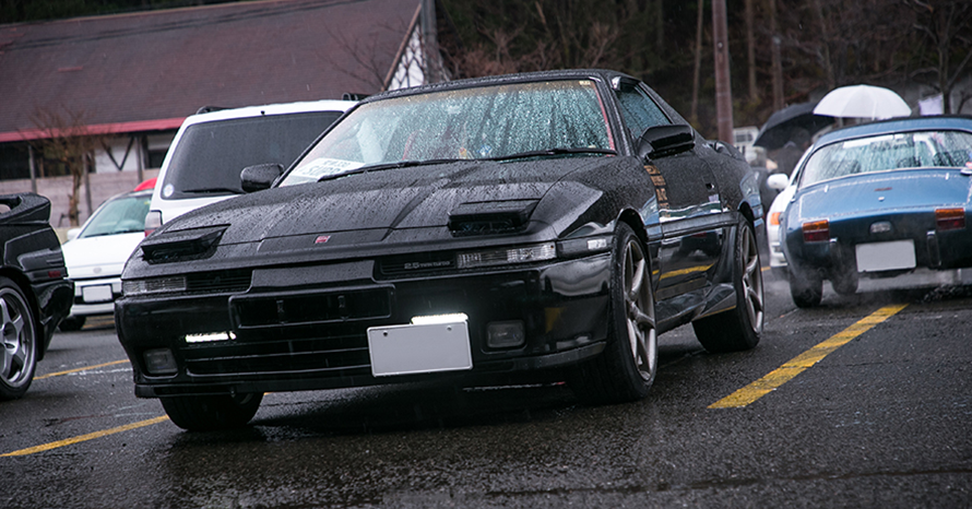 オーナーズクラブの仲間と成長するDIYメイクのJZA70スープラ | クルマ