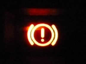 赤色のこの警告灯が点灯したら 意外と知らないクルマの取説 トヨタ自動車のクルマ情報サイト Gazoo
