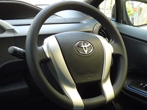 ハンドルがロックされたときはどうするの？－意外と知らないクルマの取