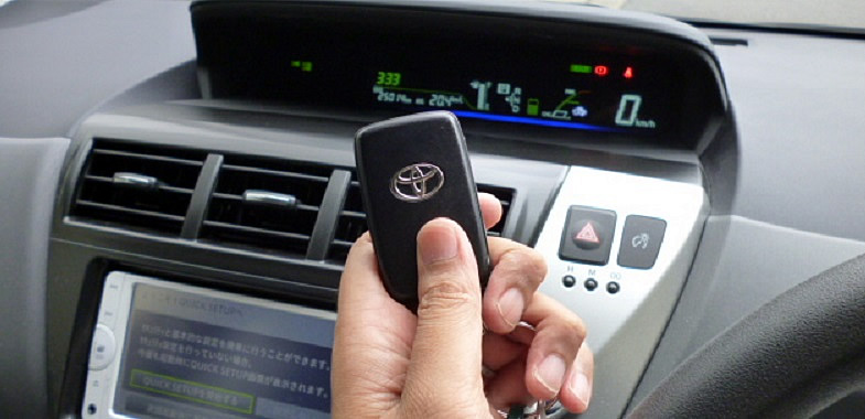 トヨタのスマートキーの電池切れサイン|他の起動手段も動画で解説