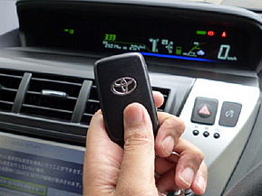 トヨタのスマートキーの電池切れサイン 他の起動手段も動画で解説 トヨタ自動車のクルマ情報サイト Gazoo